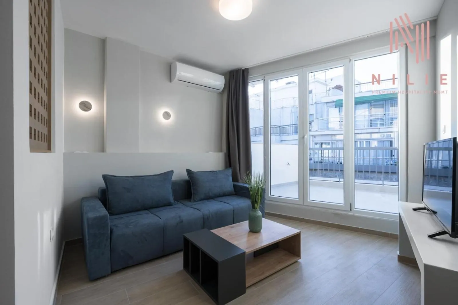 Venus, Nilie Hospitality Mgmt contacts